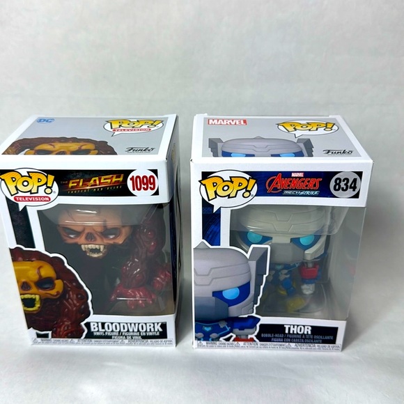 Funko Pop! ~ Thor & Bloodwork Vinyl Figures - Picture 1 of 2